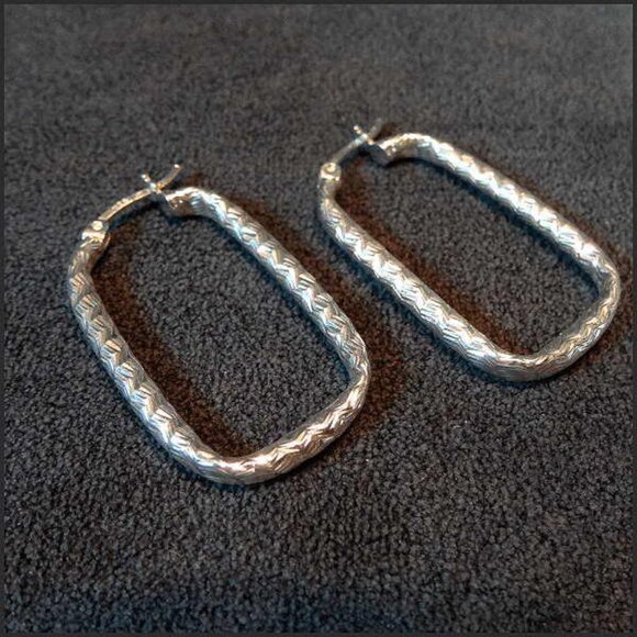 925 Sterling Silver Diamond Etched Rectangular Hoop Pierced Earrings 17088 - Picture 5 of 5